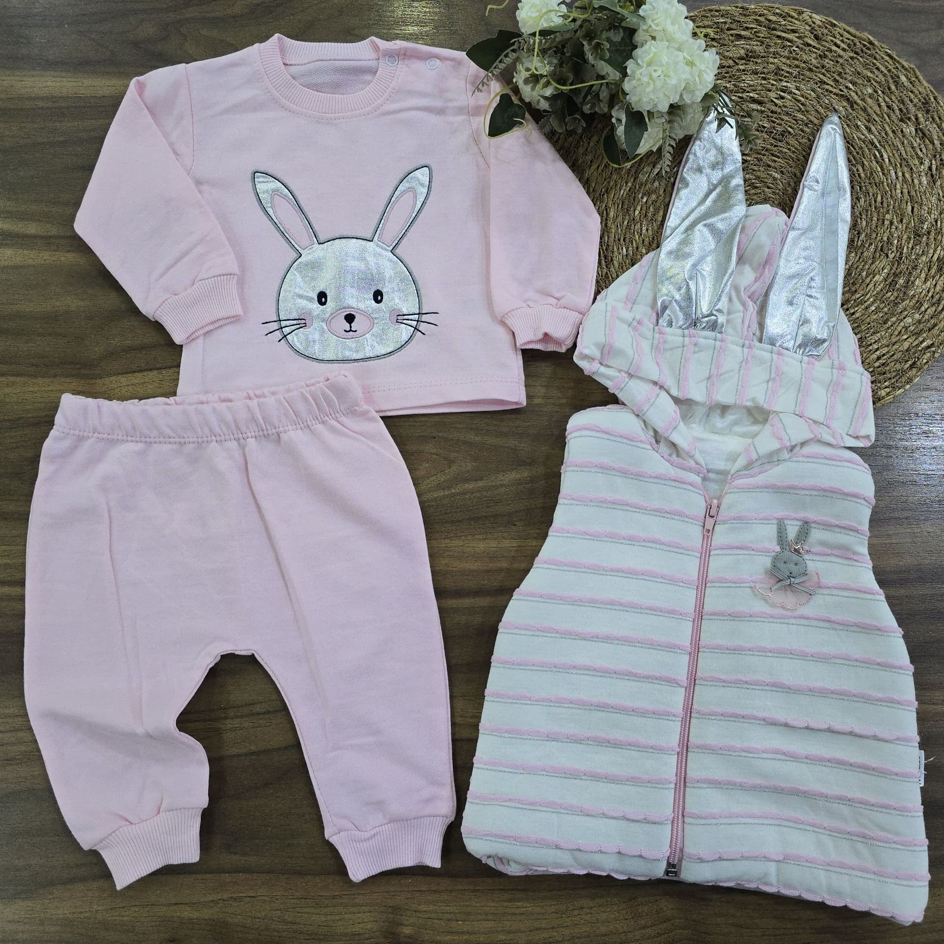 Kapşonlu tavşanlı şişme yelekli takım