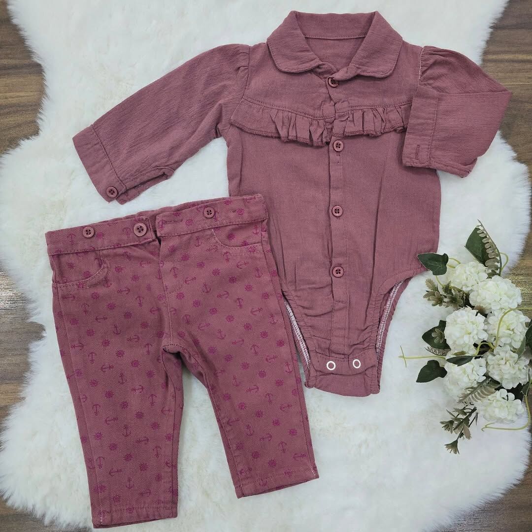 Fırfırlı gömlekli kotlu takım