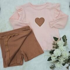 Kalp nakışlı şort etekli takım