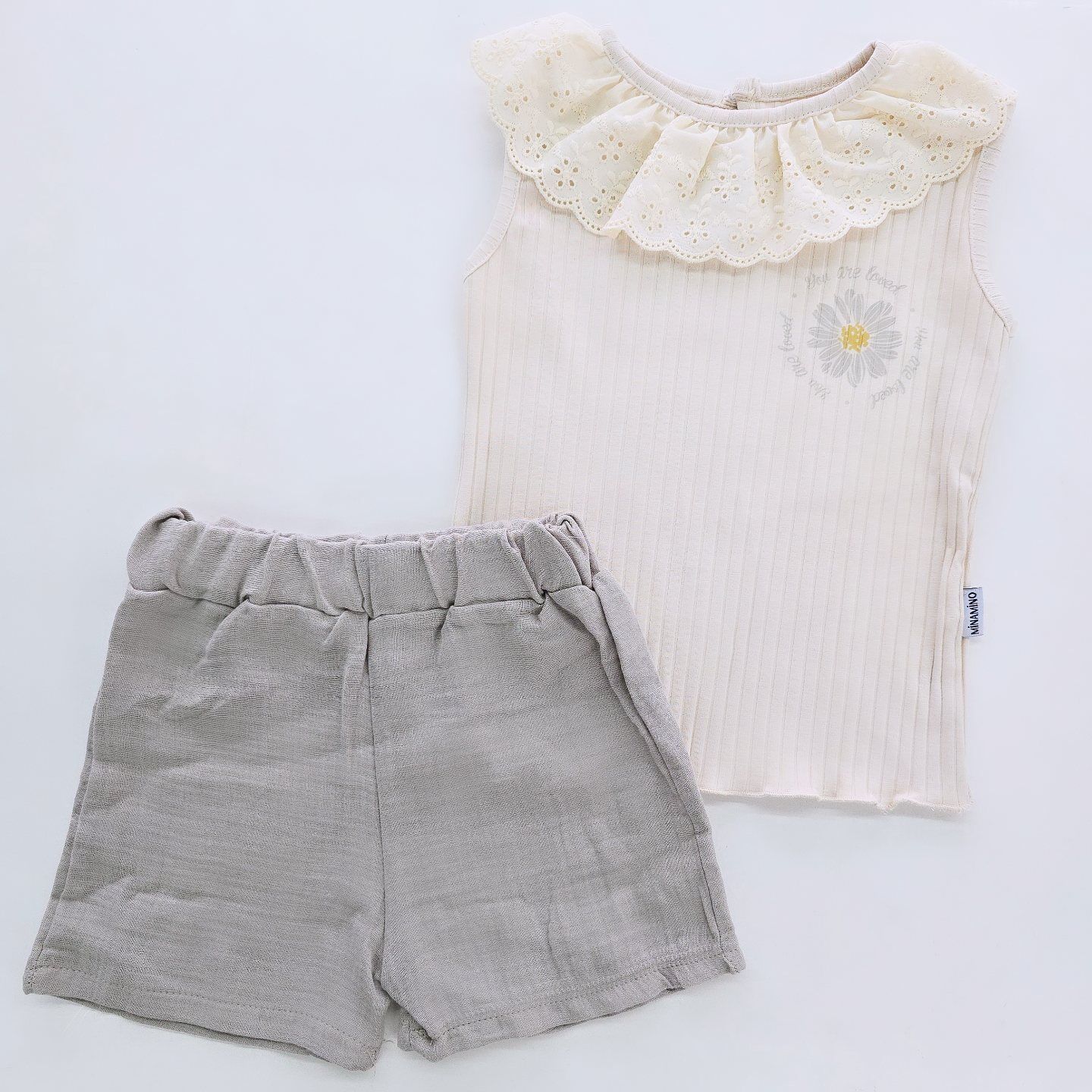 Minamino kids yakası dantelli müslin şortlu takım
