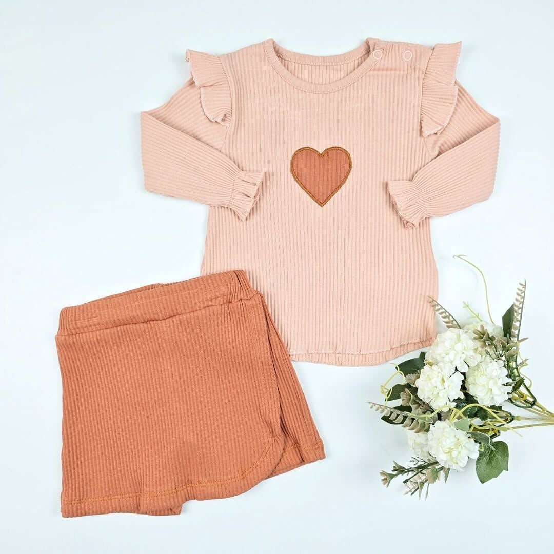 Chocucha kalp nakış detaylı, şort etekli fitilli takım