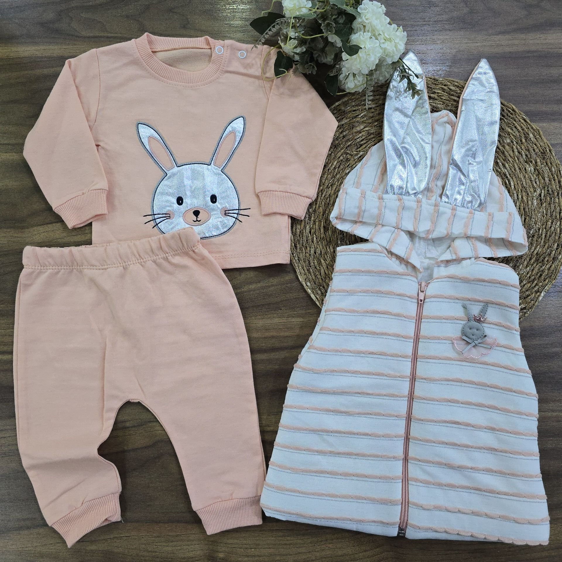 Kapşonlu tavşanlı şişme yelekli takım