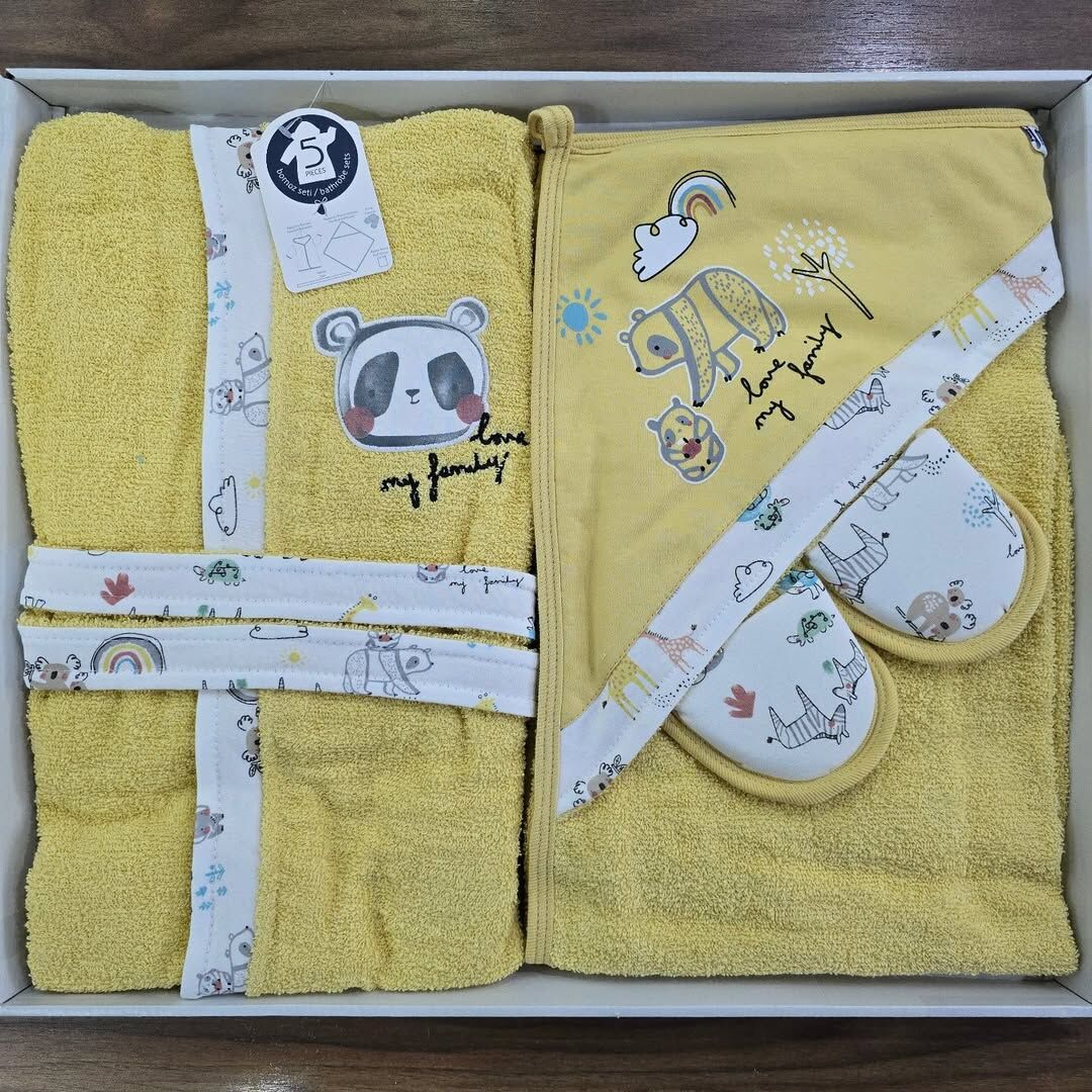 Miniworld Başlıklı havlulu, bornozlu, terlikli,keseli bornoz seti