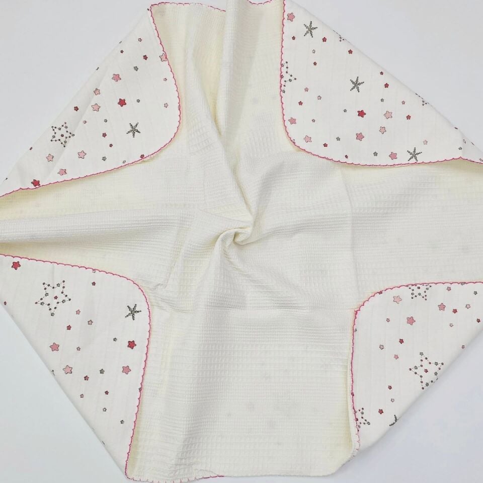 Çift taraflı pikeli ve müslinli battaniye 75×85 cm