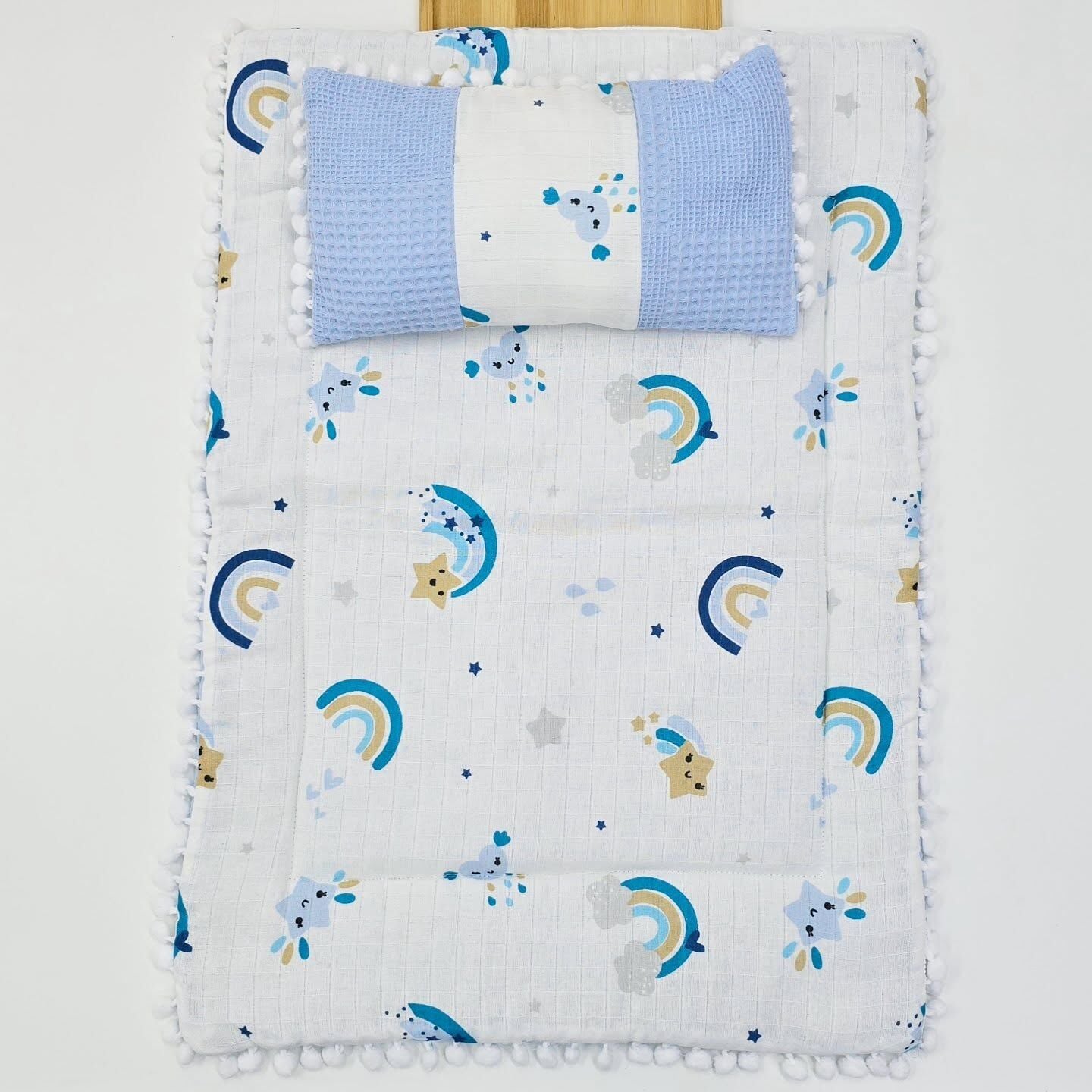 İçi elyaflı ponponlu yastıklı alt açma 45X65 CM